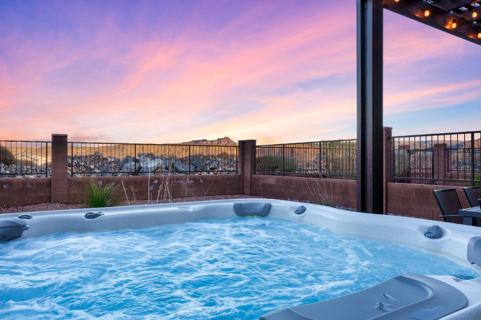 Discover Zion Mountain, Private Hot Tub-3 Bedroom Hurricane Exterior photo